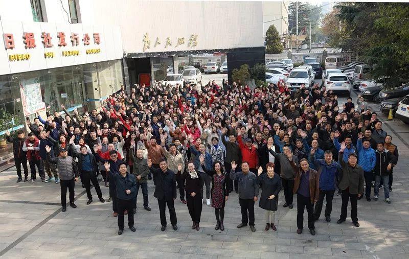 领袖格瓦拉被处死后,那些参与过杀害他的人,几年后都离奇地死亡